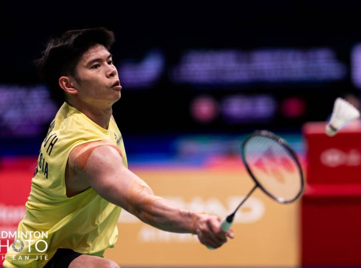 World No. 33 Leong Jun Hao stunned World No. 1 Jonatan Christie in the first match of men’s singles